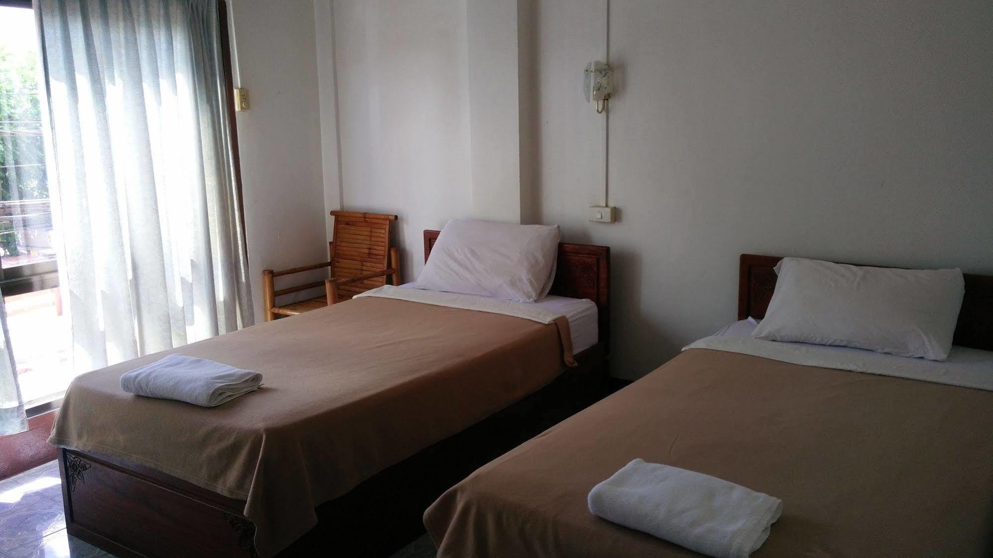 Chanthasom Guesthouse Ban Nongdouang Exterior photo