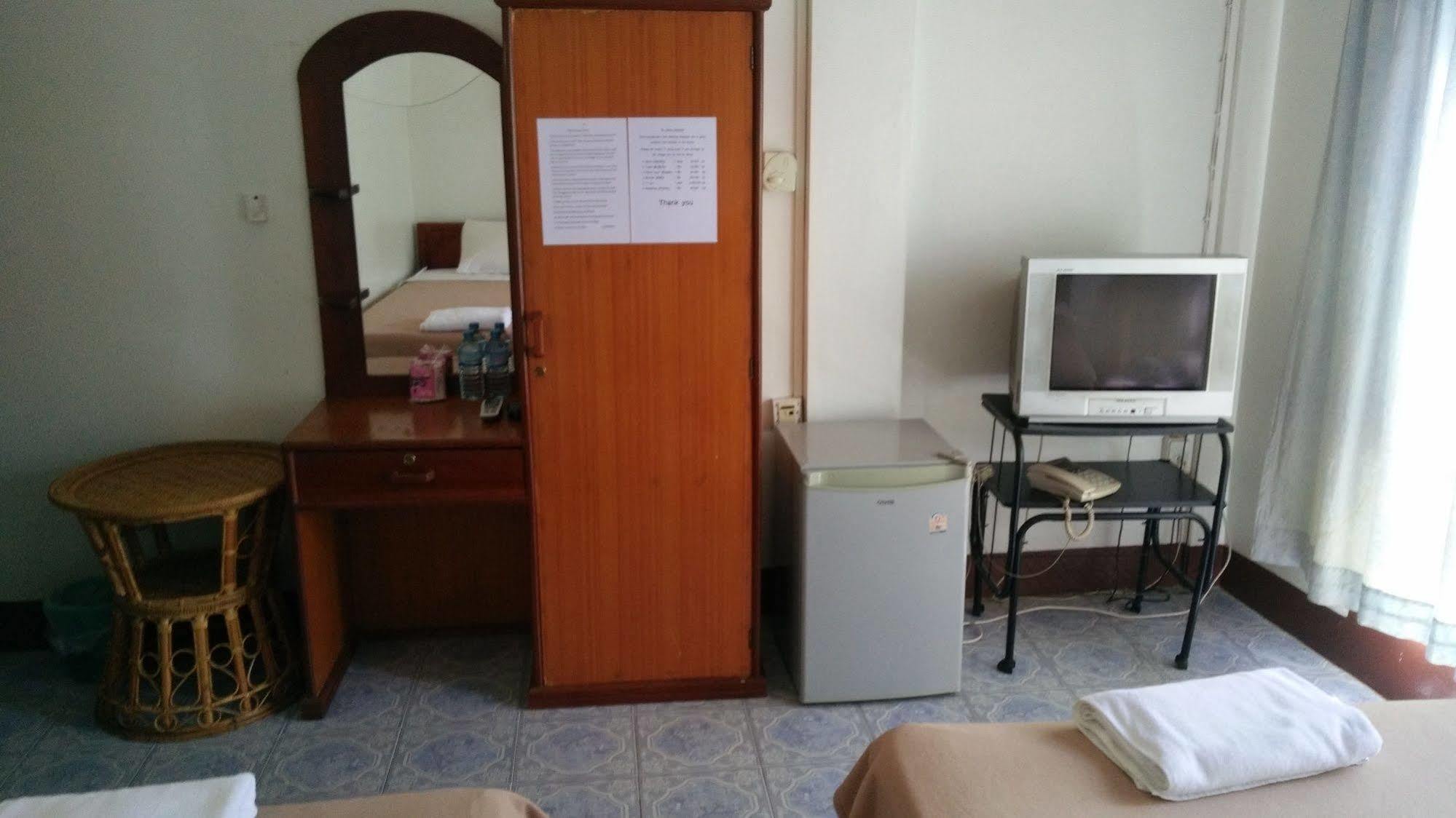 Chanthasom Guesthouse Ban Nongdouang Exterior photo