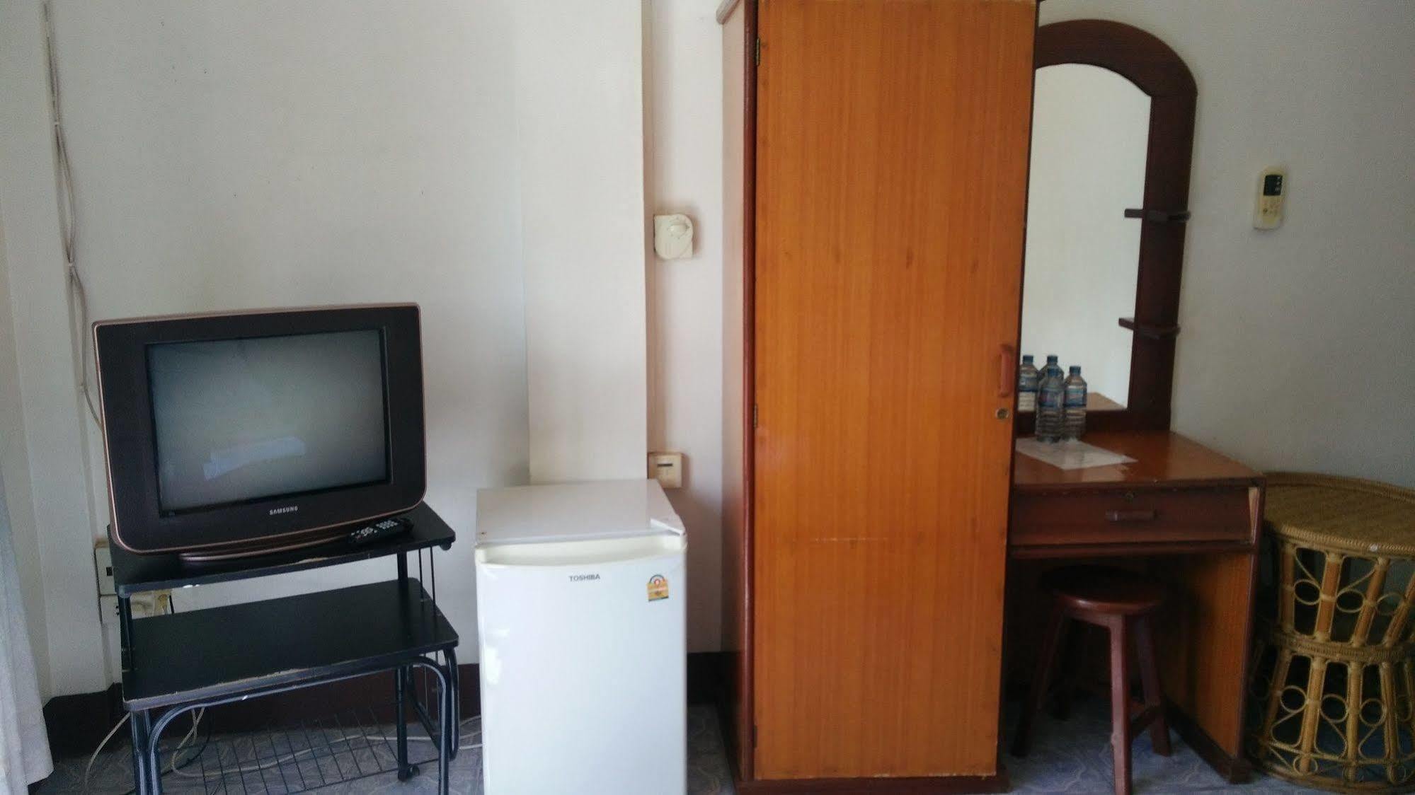 Chanthasom Guesthouse Ban Nongdouang Exterior photo
